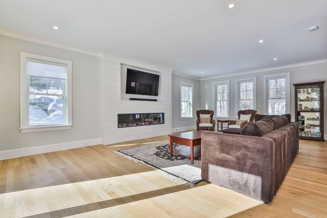 1 Whisper Way, Hopkinton, MA 01748