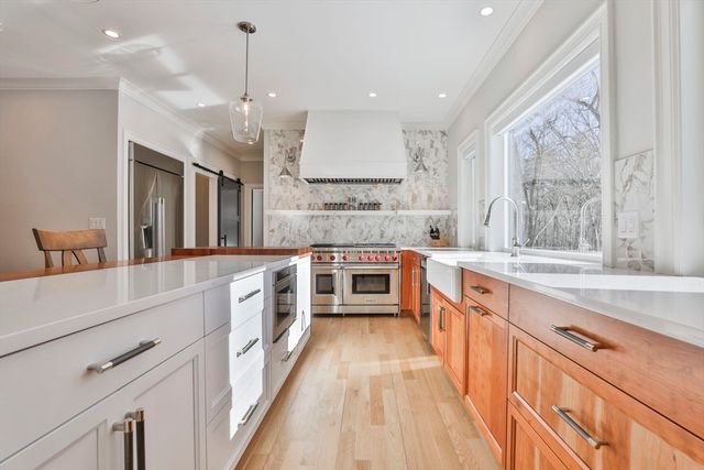 1 Whisper Way, Hopkinton, MA 01748