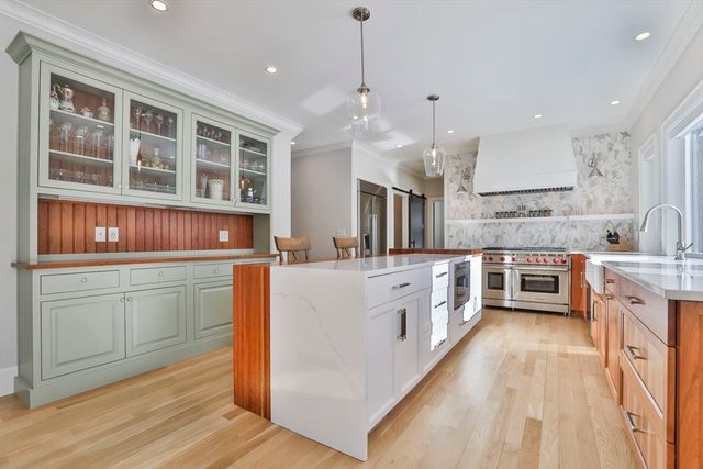 1 Whisper Way, Hopkinton, MA 01748