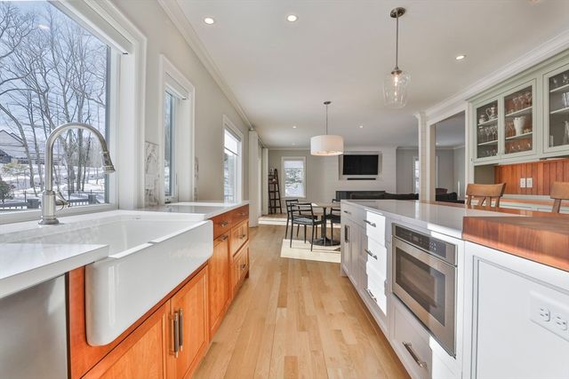 1 Whisper Way, Hopkinton, MA 01748