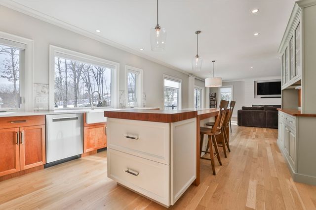 1 Whisper Way, Hopkinton, MA 01748