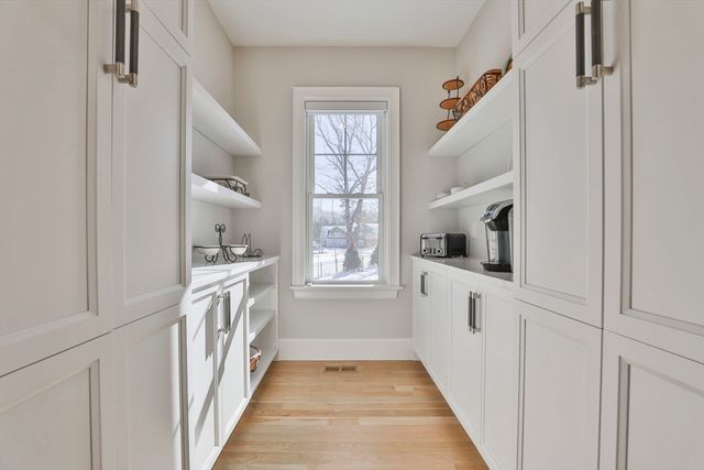 1 Whisper Way, Hopkinton, MA 01748