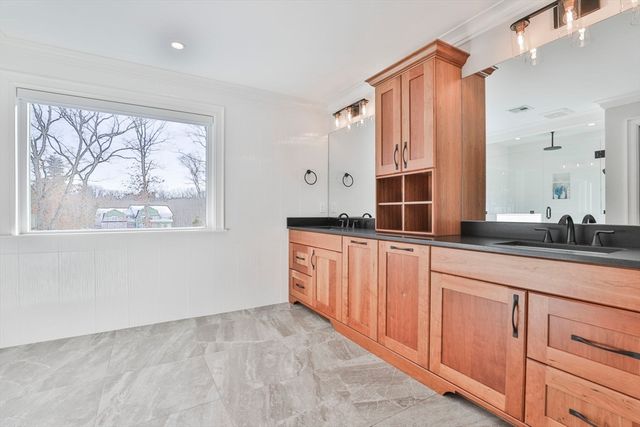 1 Whisper Way, Hopkinton, MA 01748