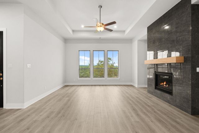 7732 Tessera PKWY, Lago Vista, TX 78645