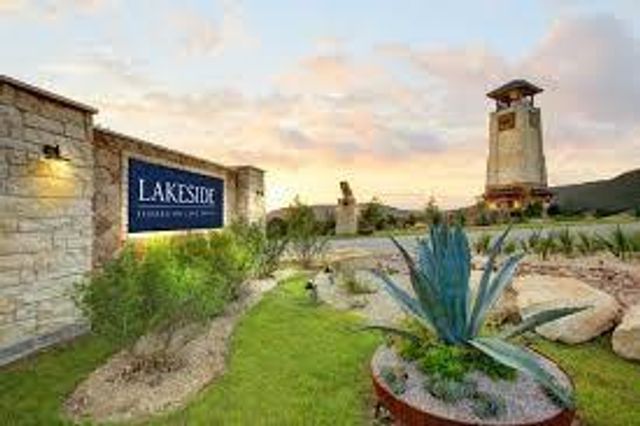 7732 Tessera PKWY, Lago Vista, TX 78645