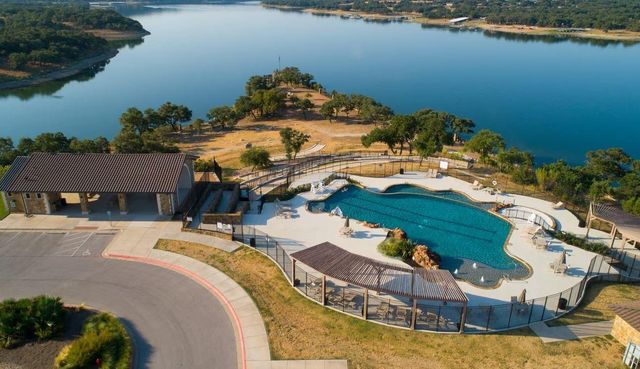 7732 Tessera PKWY, Lago Vista, TX 78645