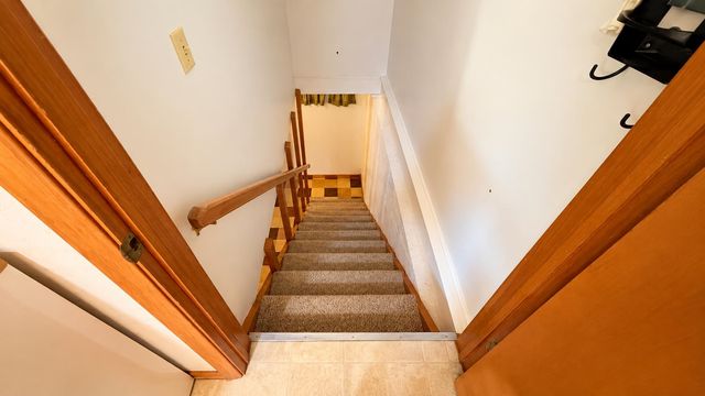 2419 Simmons St, Salina, KS 67401