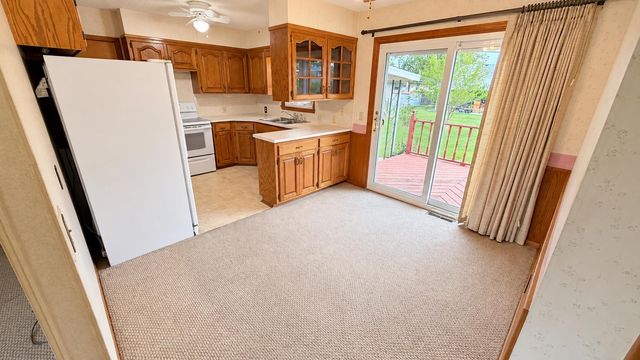 2419 Simmons St, Salina, KS 67401