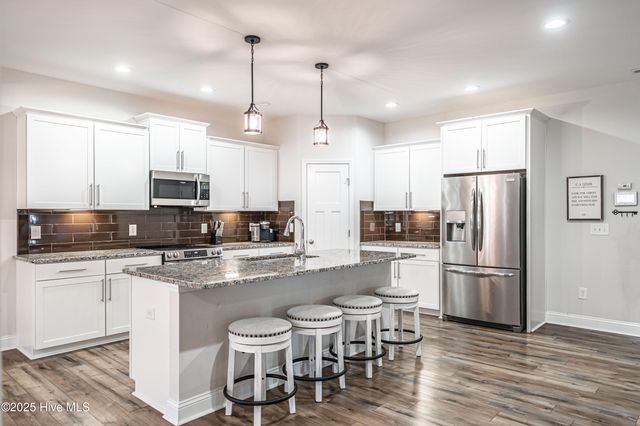 101 Bluegrass Court, Aberdeen, NC 28315