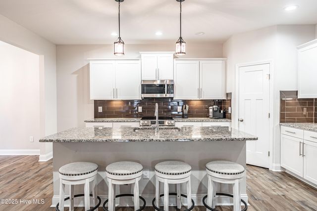 101 Bluegrass Court, Aberdeen, NC 28315