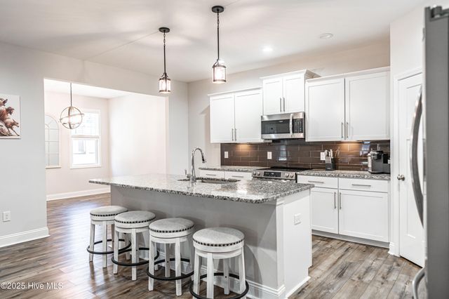 101 Bluegrass Court, Aberdeen, NC 28315