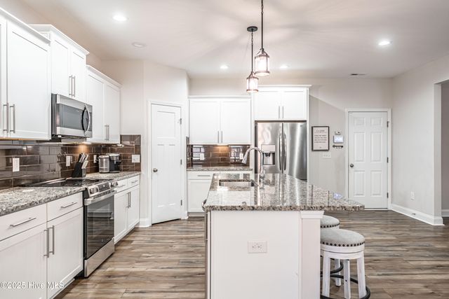 101 Bluegrass Court, Aberdeen, NC 28315