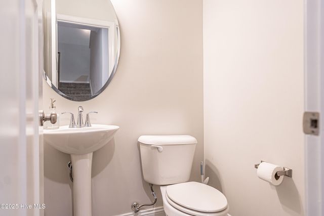 101 Bluegrass Court, Aberdeen, NC 28315