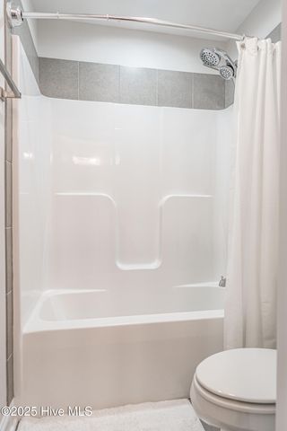 101 Bluegrass Court, Aberdeen, NC 28315