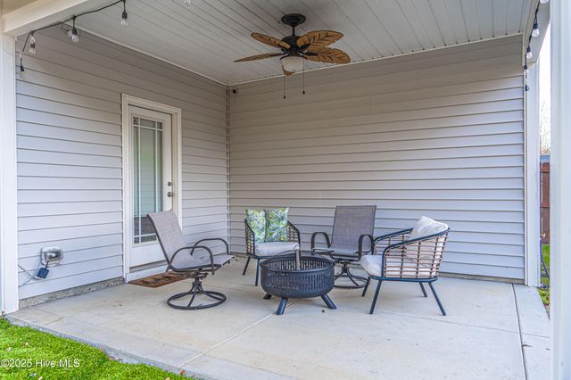 101 Bluegrass Court, Aberdeen, NC 28315