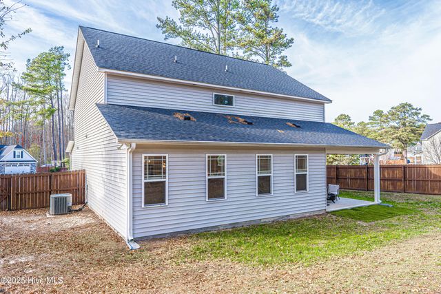 101 Bluegrass Court, Aberdeen, NC 28315