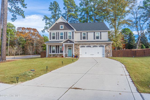 101 Bluegrass Court, Aberdeen, NC 28315