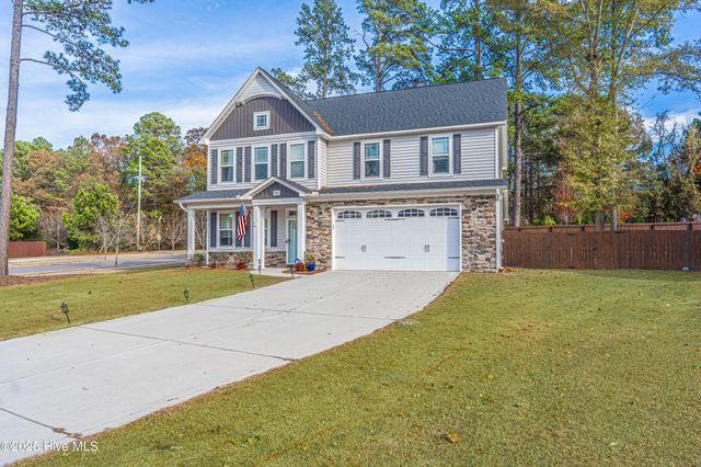 101 Bluegrass Court, Aberdeen, NC 28315
