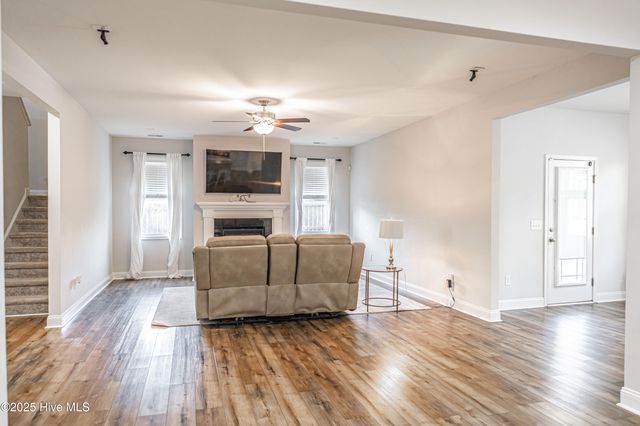 101 Bluegrass Court, Aberdeen, NC 28315