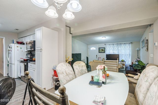 3008 CARREVERO Drive W, Jacksonville, FL 32216