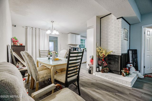 3008 CARREVERO Drive W, Jacksonville, FL 32216