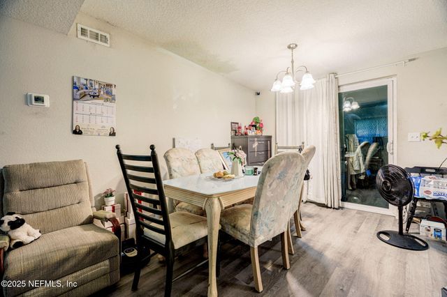 3008 CARREVERO Drive W, Jacksonville, FL 32216