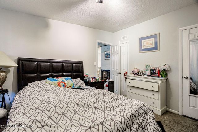 3008 CARREVERO Drive W, Jacksonville, FL 32216