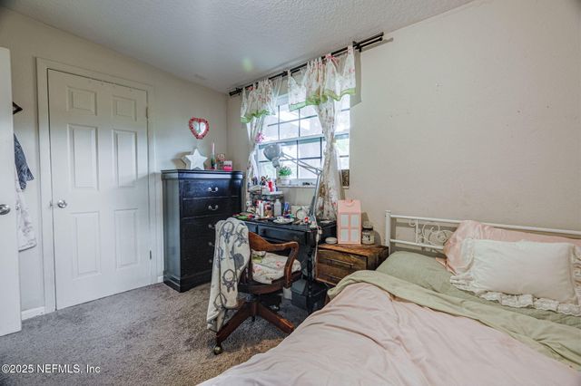 3008 CARREVERO Drive W, Jacksonville, FL 32216