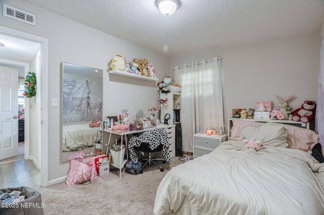 3008 CARREVERO Drive W, Jacksonville, FL 32216