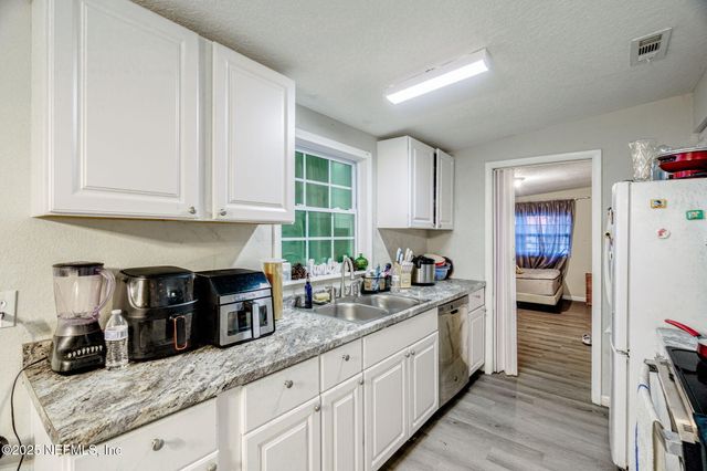 3008 CARREVERO Drive W, Jacksonville, FL 32216