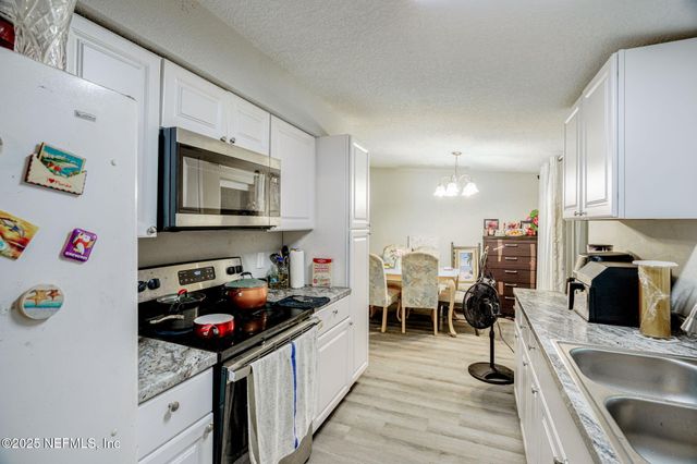 3008 CARREVERO Drive W, Jacksonville, FL 32216