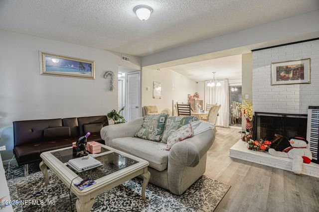 3008 CARREVERO Drive W, Jacksonville, FL 32216