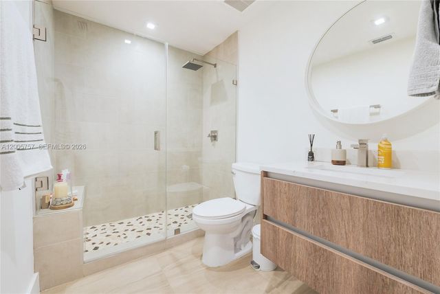 120 Salamanca Ave 2A, Coral Gables, FL 33134