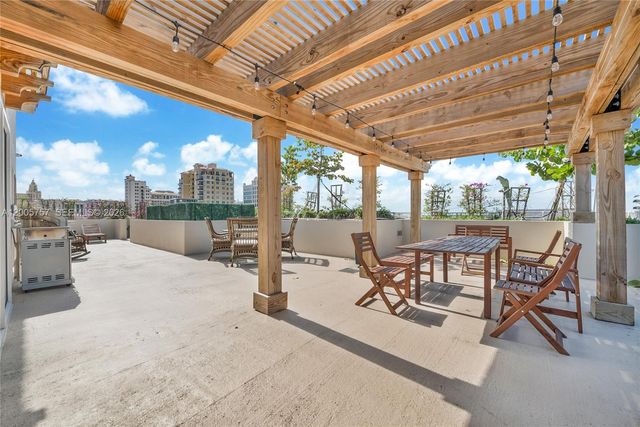 120 Salamanca Ave 2A, Coral Gables, FL 33134