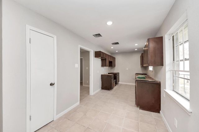 10340 Rebel Road, Houston, TX 77016