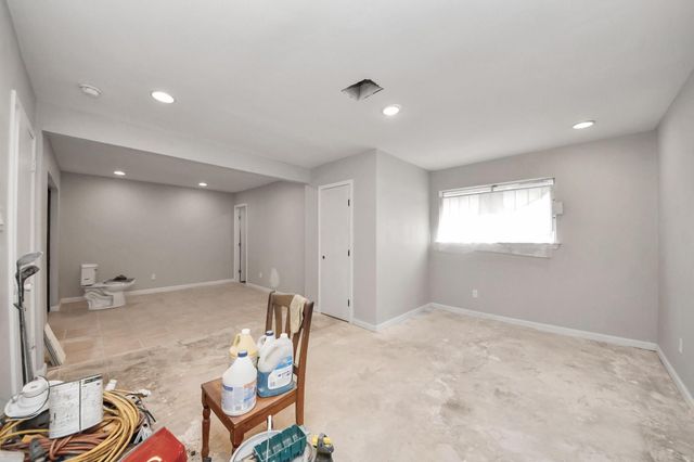 10340 Rebel Road, Houston, TX 77016