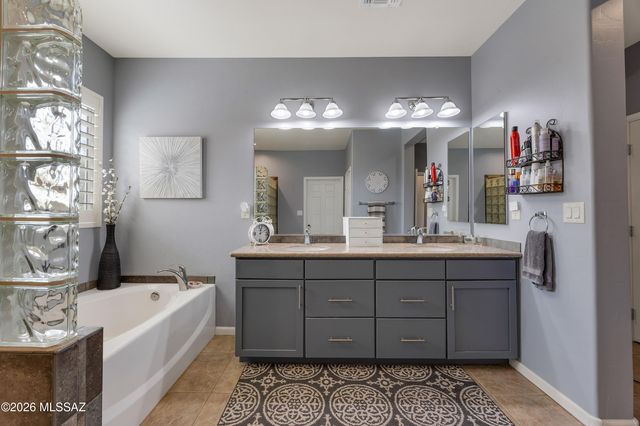 39514 S Windwood Drive, Tucson, AZ 85739