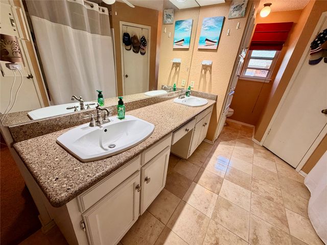 2721 Lucas Drive, Arlington, TX 76015