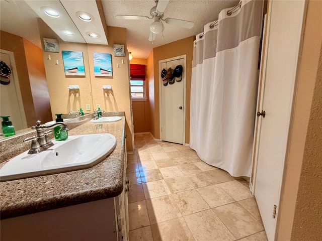 2721 Lucas Drive, Arlington, TX 76015