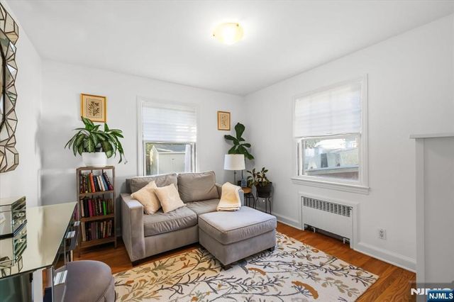 813 Ridgewood Avenue, Oradell, NJ 07649