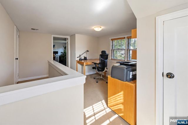 813 Ridgewood Avenue, Oradell, NJ 07649