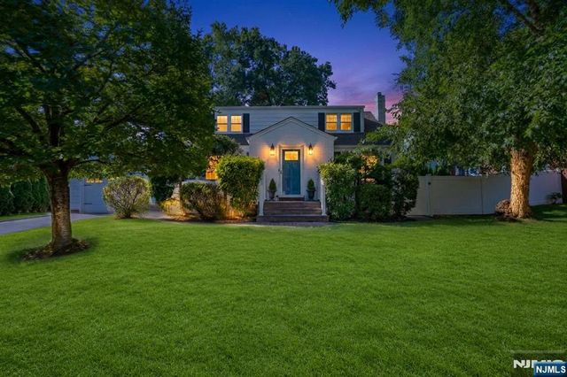 813 Ridgewood Avenue, Oradell, NJ 07649