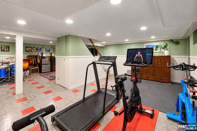 813 Ridgewood Avenue, Oradell, NJ 07649