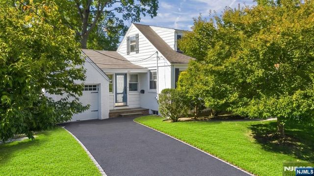 813 Ridgewood Avenue, Oradell, NJ 07649