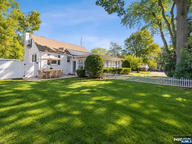 813 Ridgewood Avenue, Oradell, NJ 07649