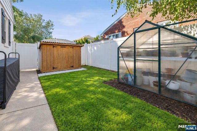 813 Ridgewood Avenue, Oradell, NJ 07649
