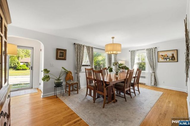 813 Ridgewood Avenue, Oradell, NJ 07649