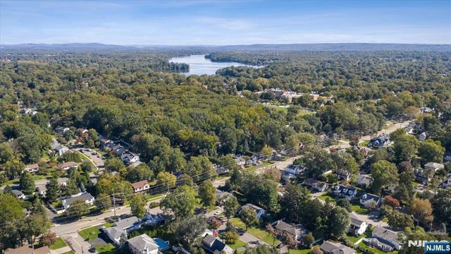 813 Ridgewood Avenue, Oradell, NJ 07649