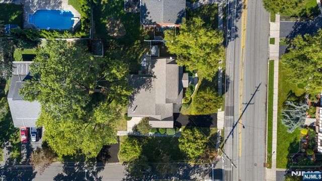 813 Ridgewood Avenue, Oradell, NJ 07649