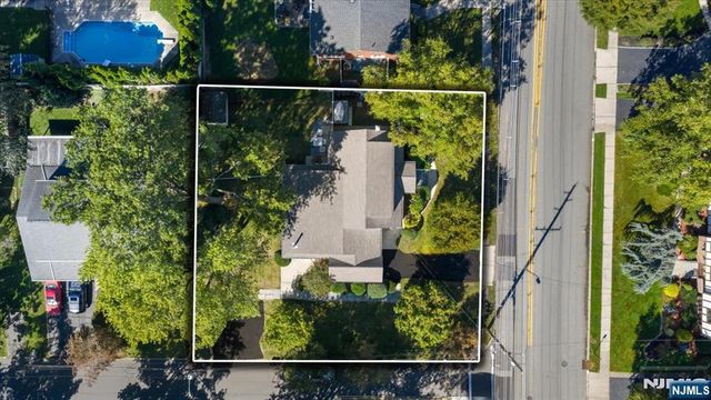 813 Ridgewood Avenue, Oradell, NJ 07649